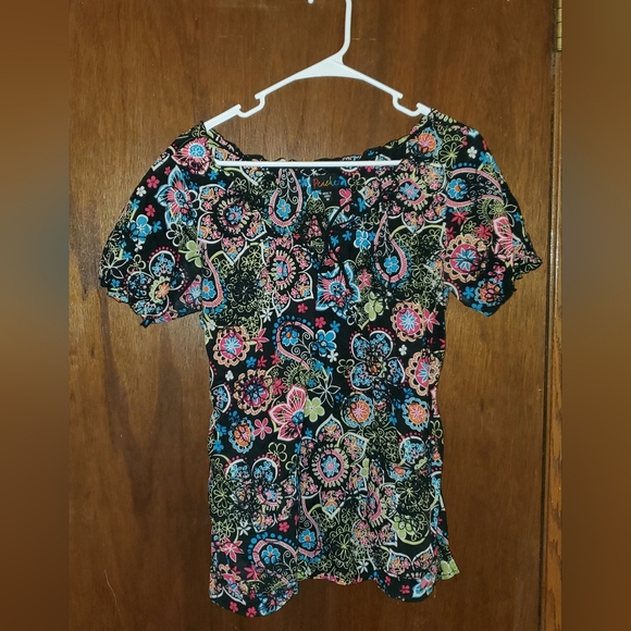Peaches Multicolor Scrub Top Sz Medium - Picture 1 of 3